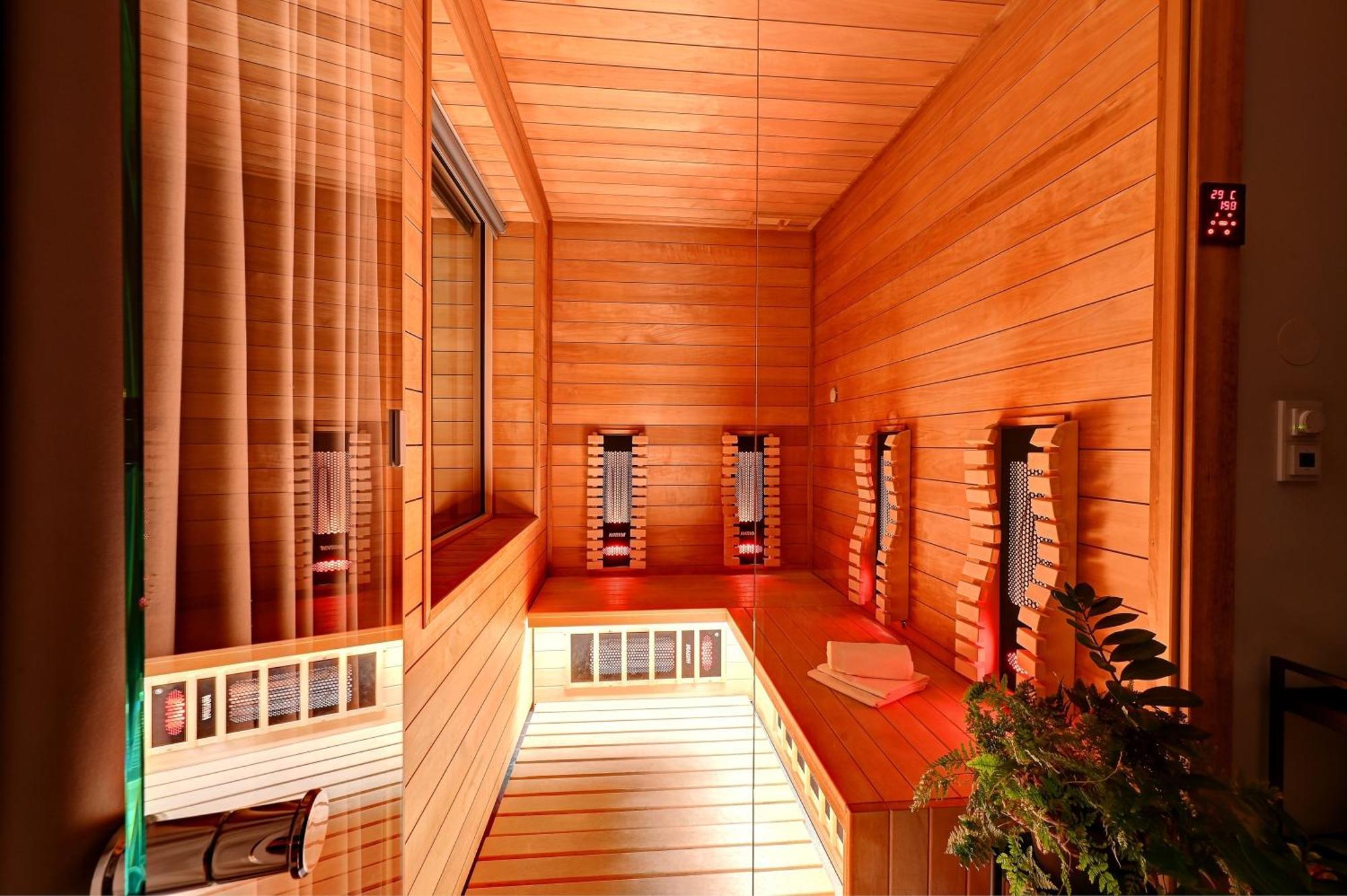 Wellness Hotel Fenix Liberec Bagian luar foto