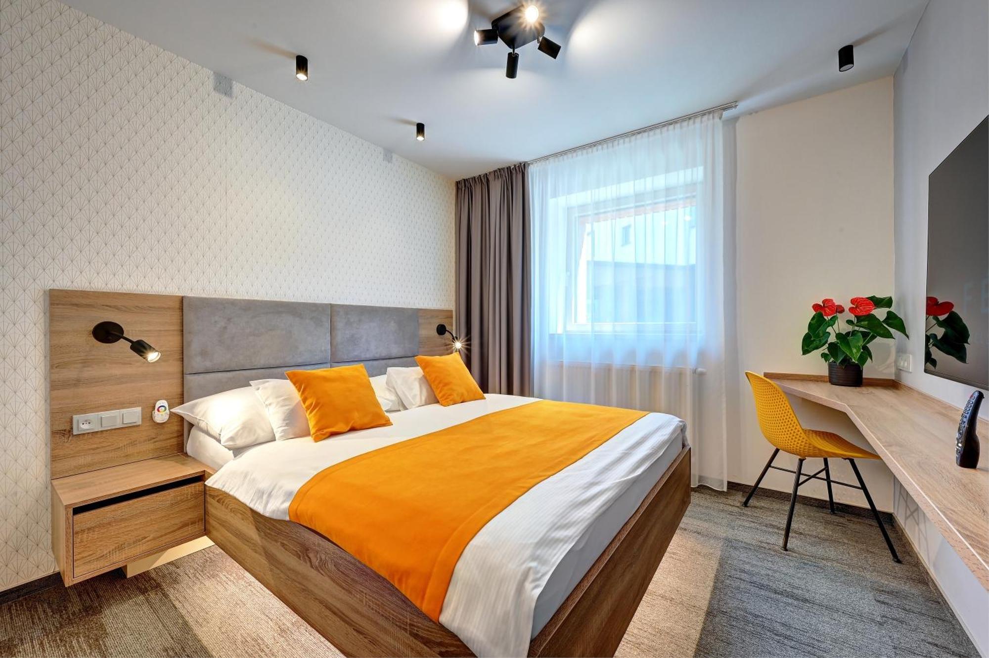 Wellness Hotel Fenix Liberec Bagian luar foto