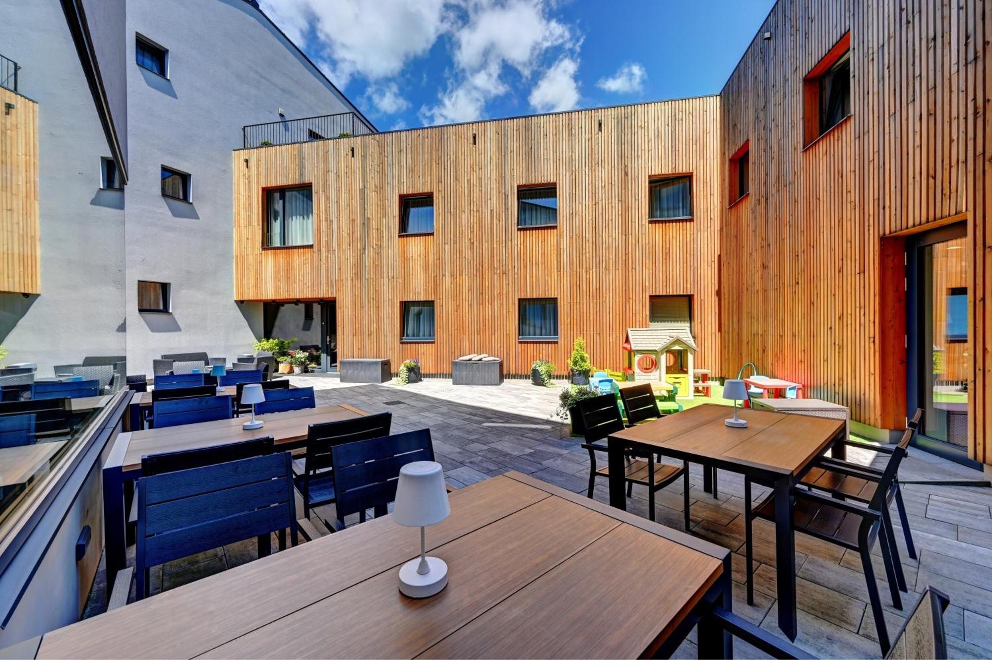 Wellness Hotel Fenix Liberec Bagian luar foto