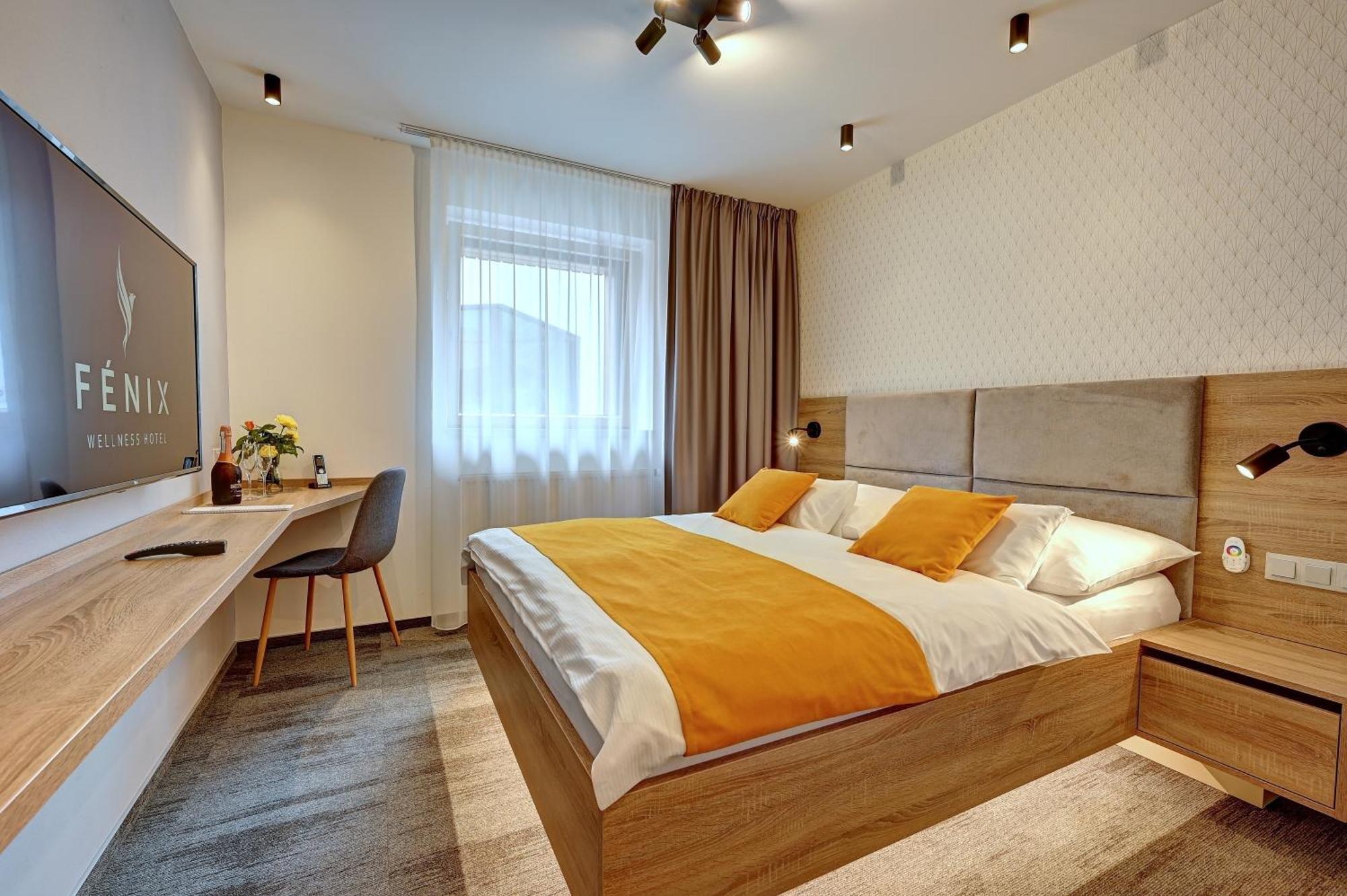Wellness Hotel Fenix Liberec Bagian luar foto