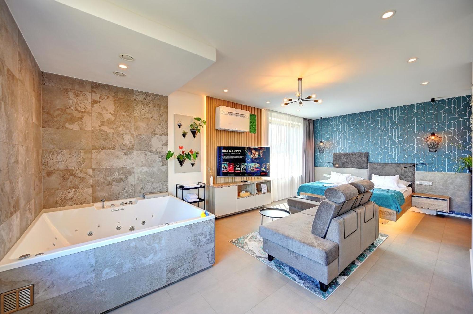 Wellness Hotel Fenix Liberec Bagian luar foto